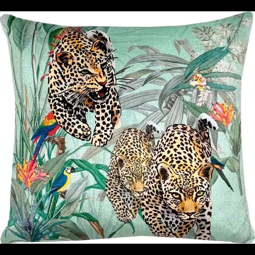 Safari Decorative pillows 🔥🔥🔥🔥🔥 (Brand New )